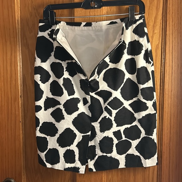 LOFT Giraffe Print Pencil Skirt - Size 2 - Picture 2 of 3
